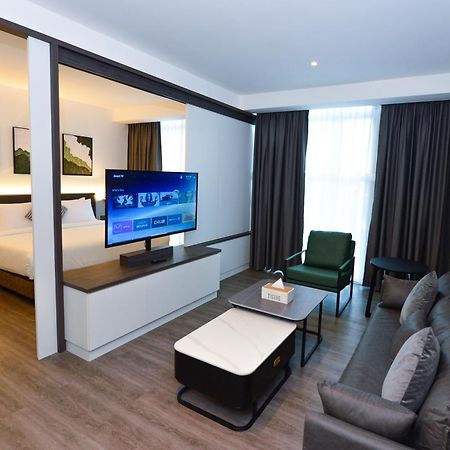 Rume Hotel Kuching Buitenkant foto