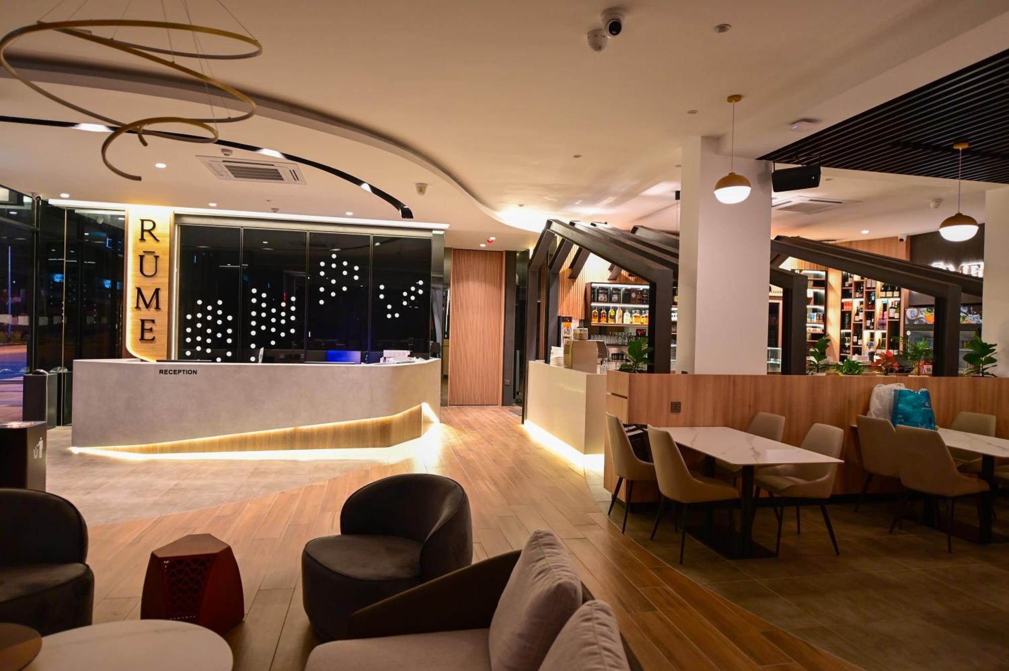 Rume Hotel Kuching Buitenkant foto